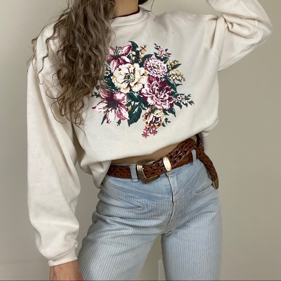 Vintage Tops - Vintage 90s Rose Bouquet Floral Oversized Crewneck